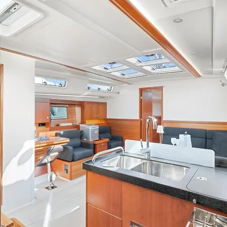 보트호텔 Private Sail Yacht On The Amalfi Coast Escape The Crowds In Style *