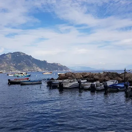 보트호텔 Private Sail Yacht On The Amalfi Coast Escape The Crowds In Style 포지타노